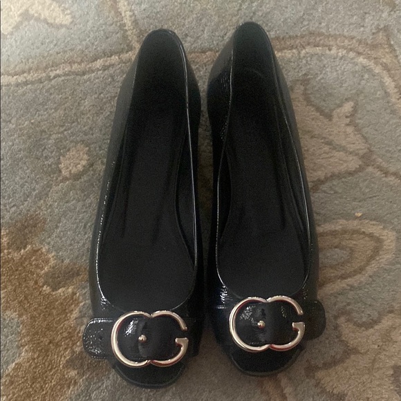 GUCCI Women's Black Flats with Gold Accent size 7 $ $150 - Picture 1 of 6